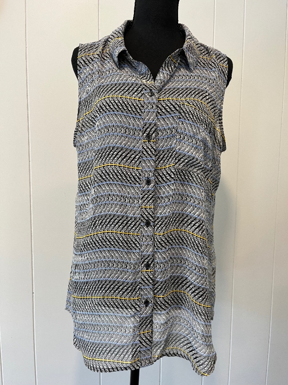 Liz Claiborne Sleeveless Sheer Pullover Top sz L Career Date Night Winery